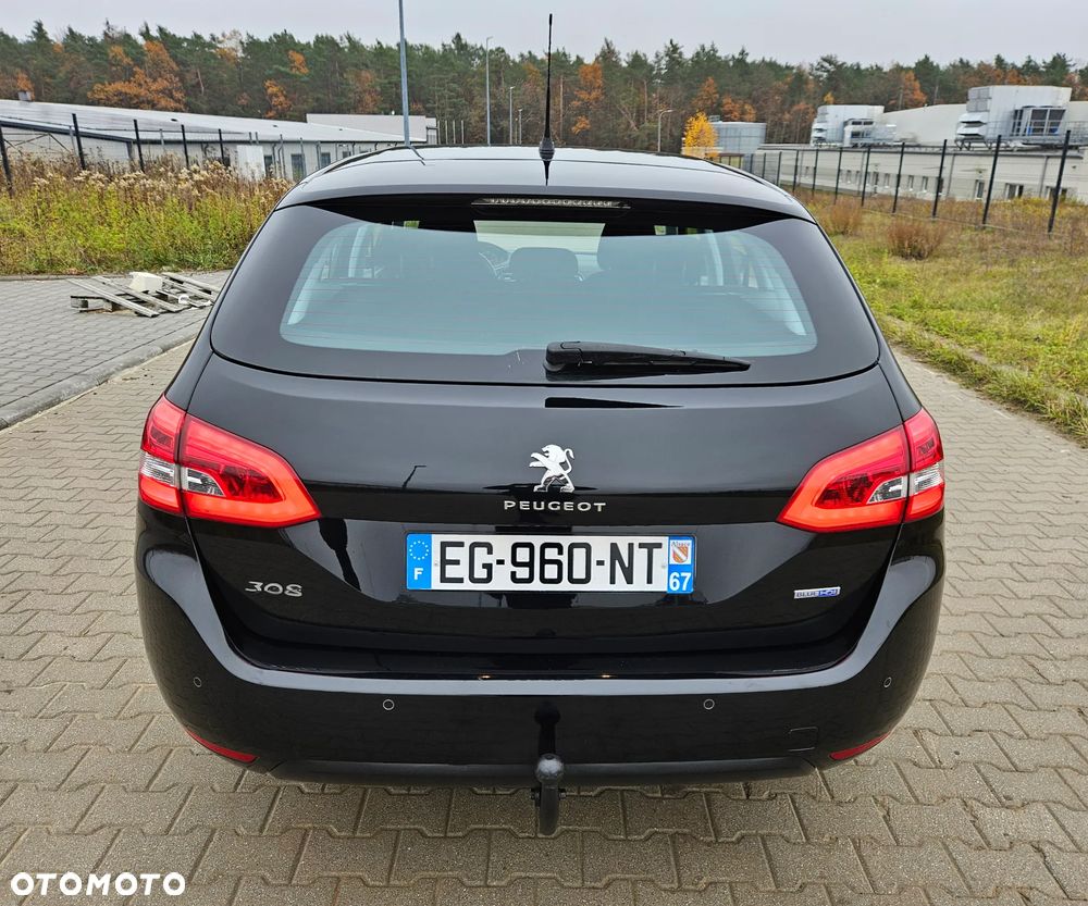 Peugeot 308 SW 1.6 BlueHDi Allure S&S - 17