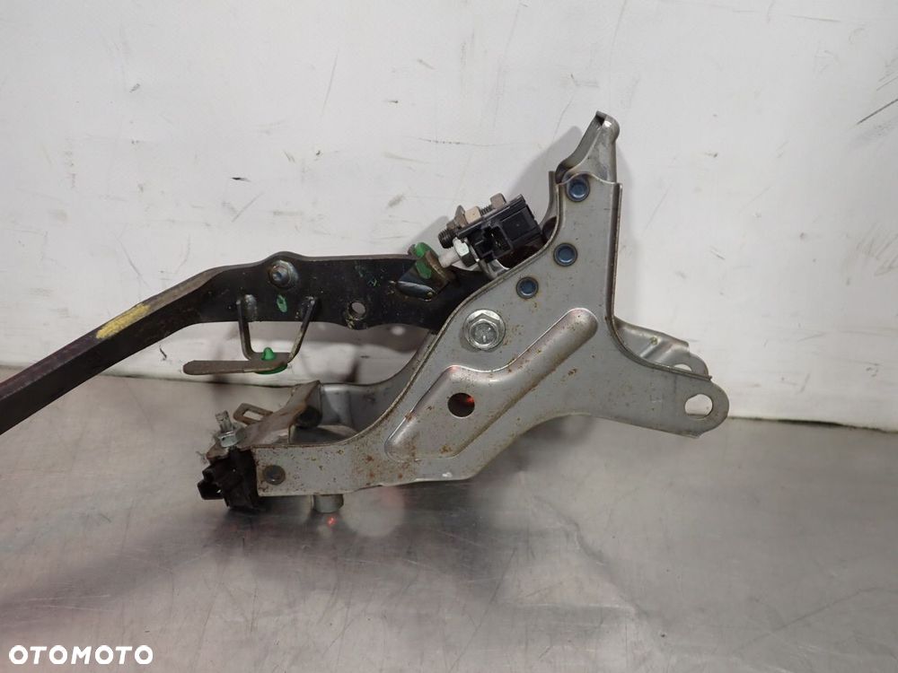 PEDAŁ SPRZĘGŁA TOYOTA COROLLA E15 - 3