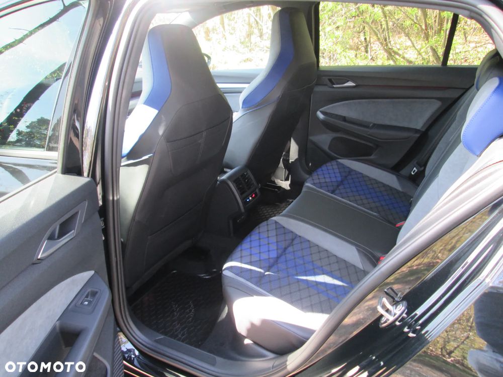 Volkswagen Golf - 35