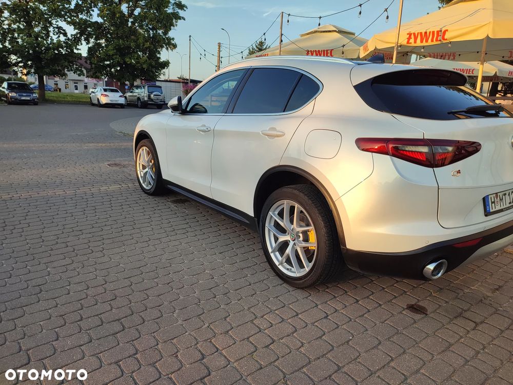 Alfa Romeo Stelvio 2.0 Turbo 16V AT8-Q4 Executive - 26