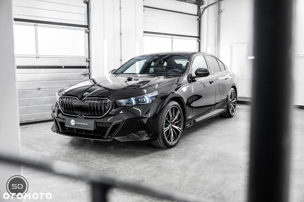 BMW Seria 5 520d xDrive mHEV M Sport Edition - 1