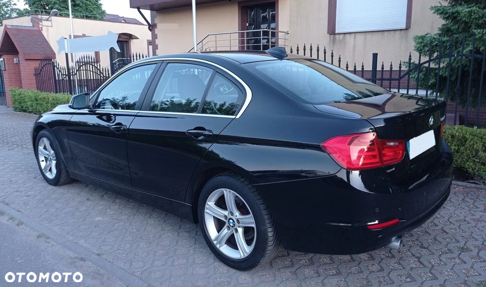 BMW Seria 3 318d DPF Edition Sport - 22