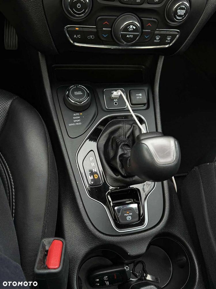 Jeep Cherokee 3.2 V6 Active Drive I Limited - 13