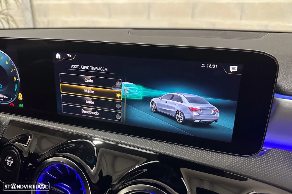 Mercedes-Benz A 250 Limousine e 8G-DCT AMG Line - 29