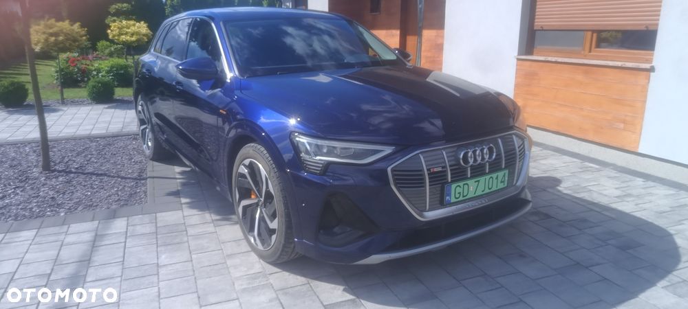 Audi Q8 e-tron - 1