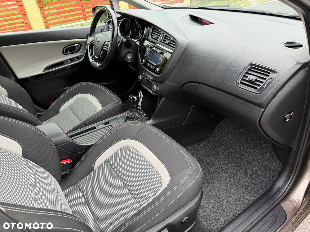 Kia Ceed 1.6 GDI DCT Platinum Edition - 8