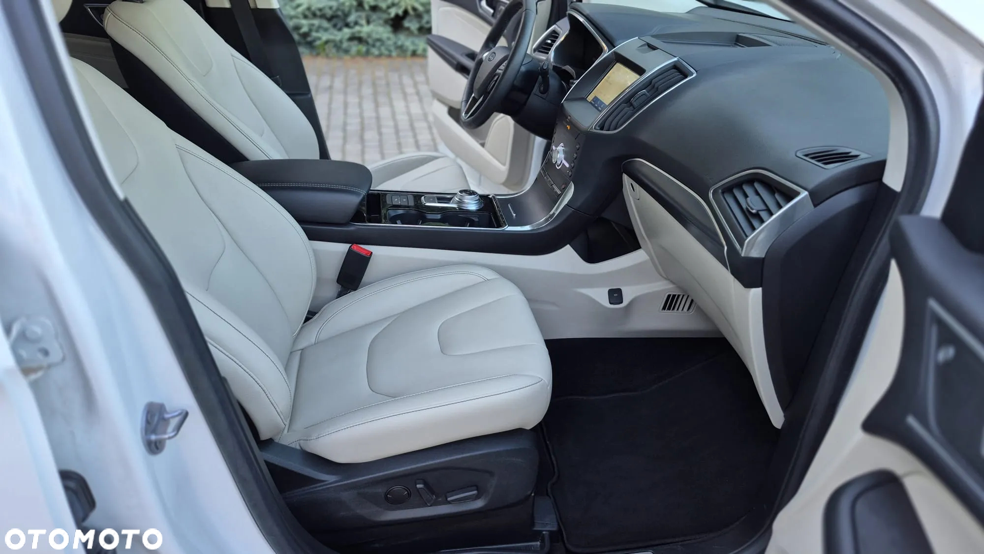 Ford Edge - 16