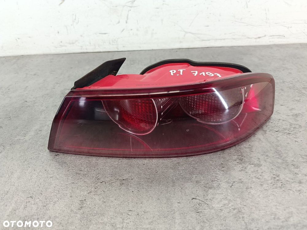 LAMPA TYLNA PRAWA ALFA ROMEO 159 F9395328 KOMBI - 1
