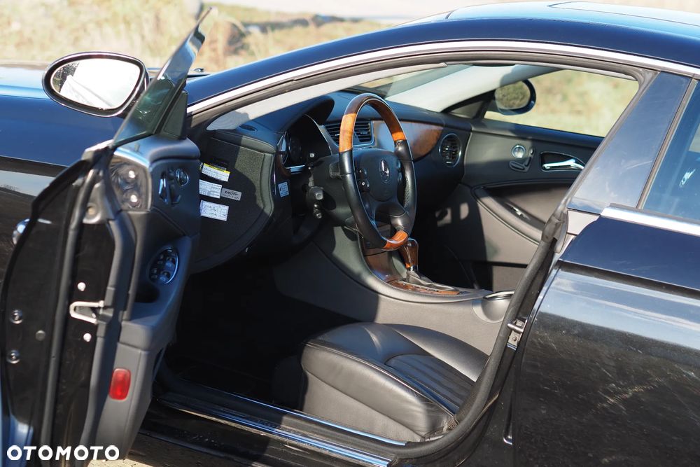 Mercedes-Benz CLS - 32