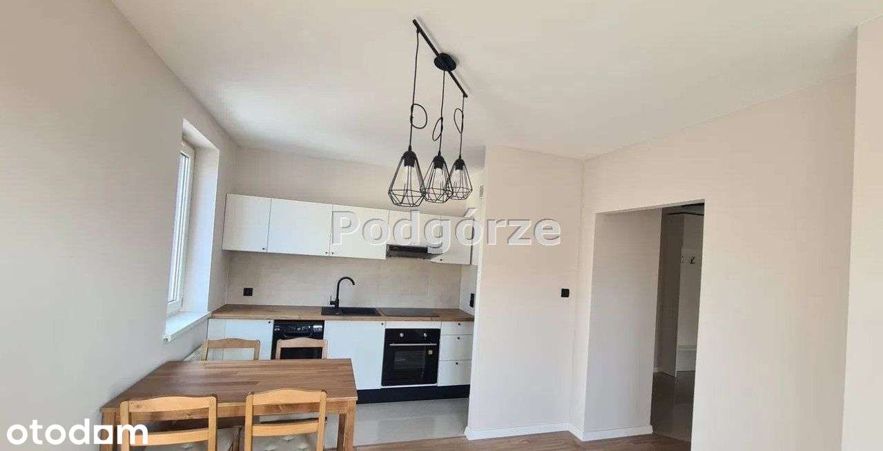 Trzy pokoje, balkon, do wejścia
