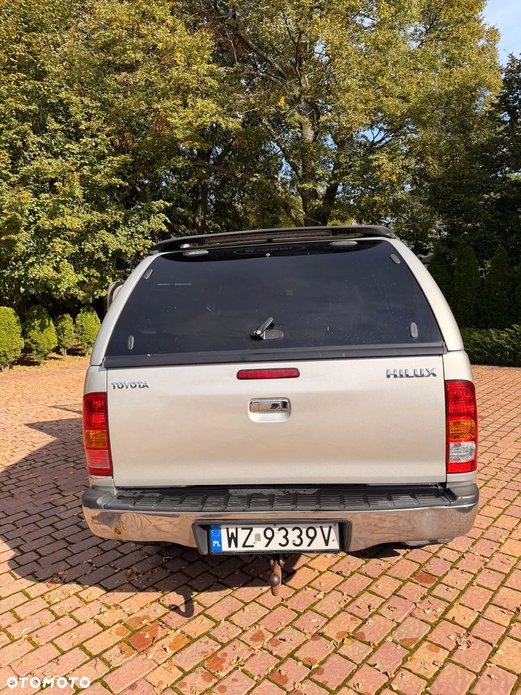 Toyota Hilux 2.5 D-4D SR5 - 19