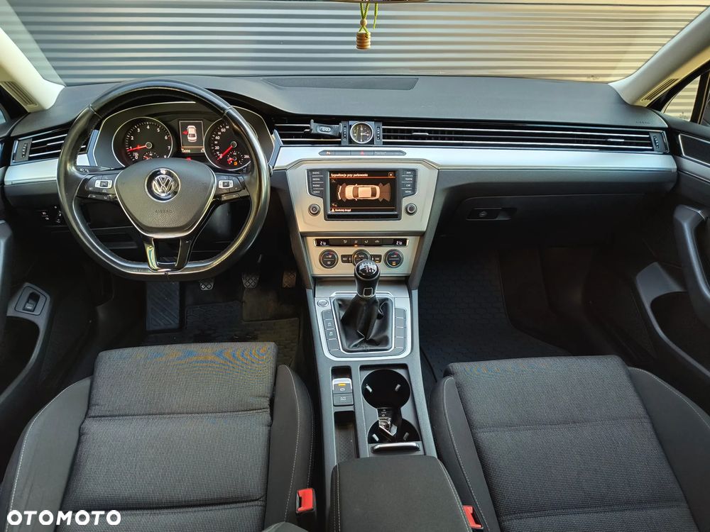 Volkswagen Passat 1.8 TSI BMT Comfortline - 17