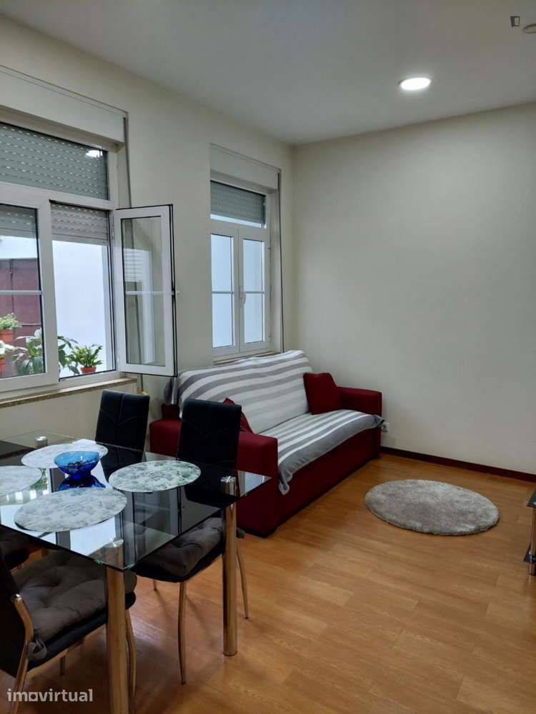 Apartamento com 1 quartos - localizado em Sé Porto - Grande imagem: 3/8