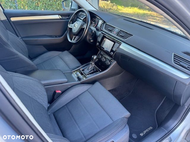 Skoda Superb 2.0 TDI DSG Premium Edition - 19