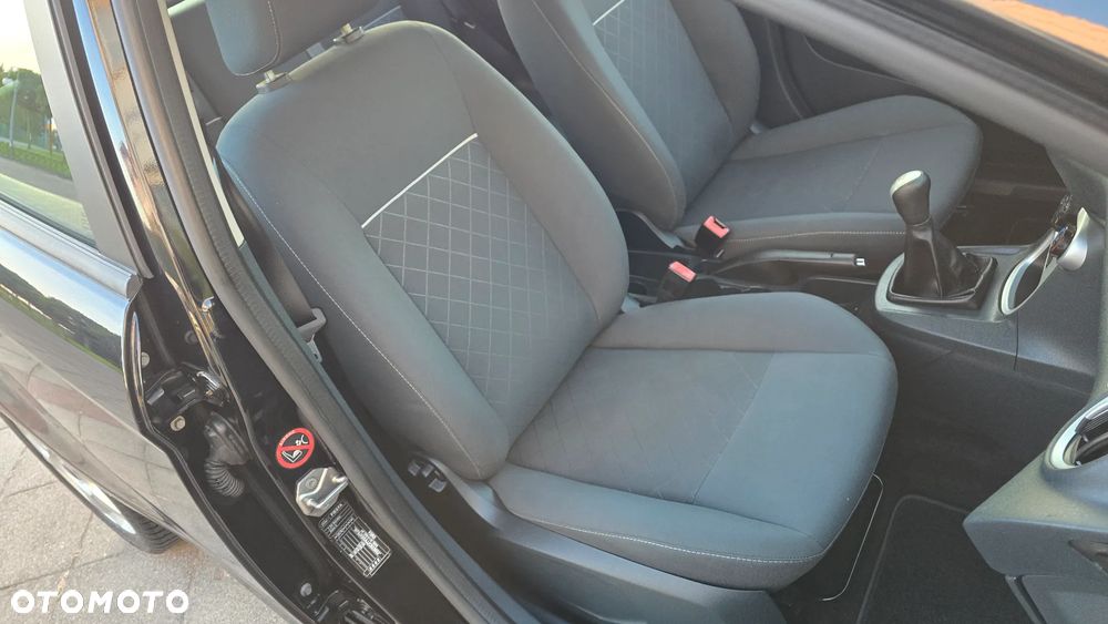 Ford Fiesta - 25