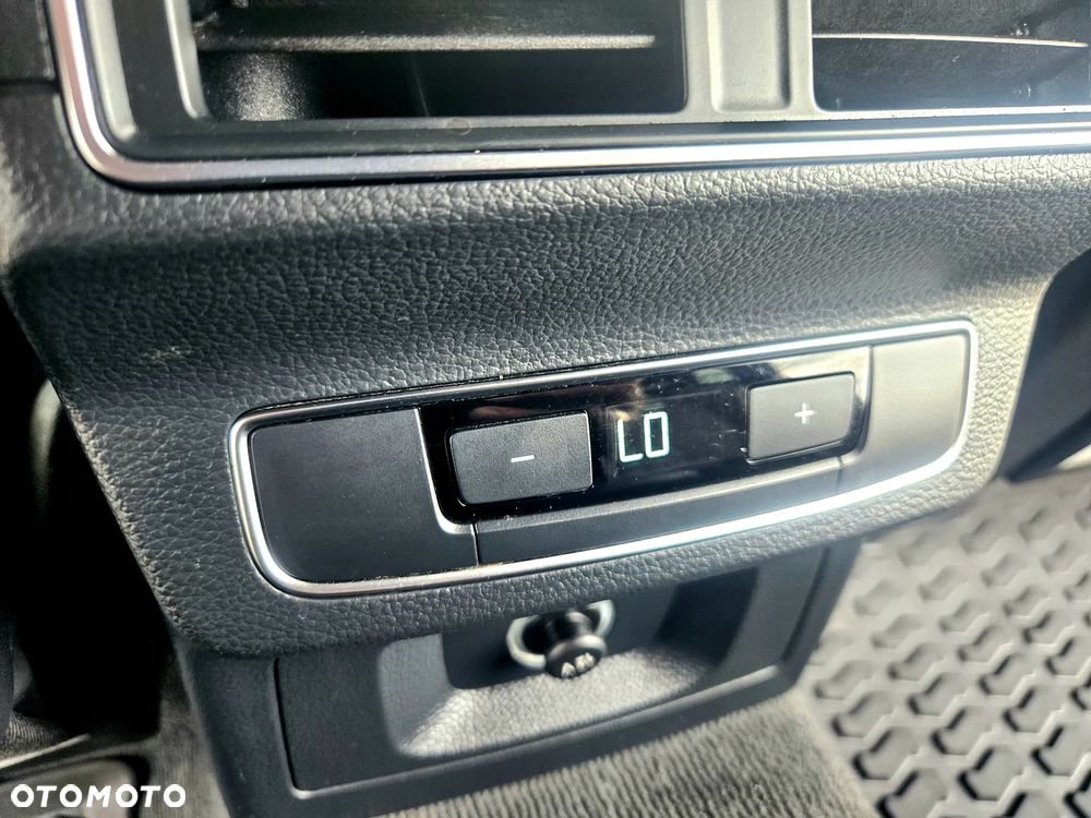 Audi Q5 40 TDI Quattro S tronic design - 28