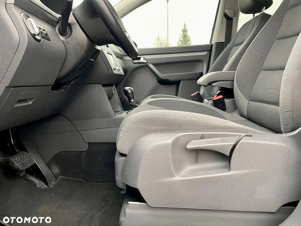 Volkswagen Touran 2.0 TDI DSG Highline - 31