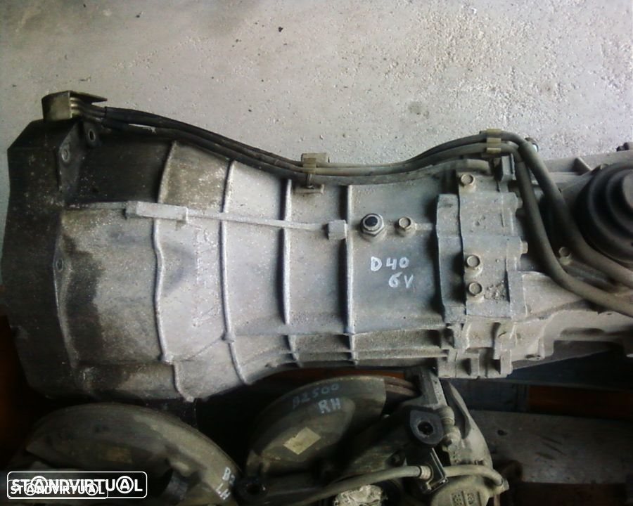 Caixa de velocidades e transferencias Nissan Navara D40 YD25 174CV - 2