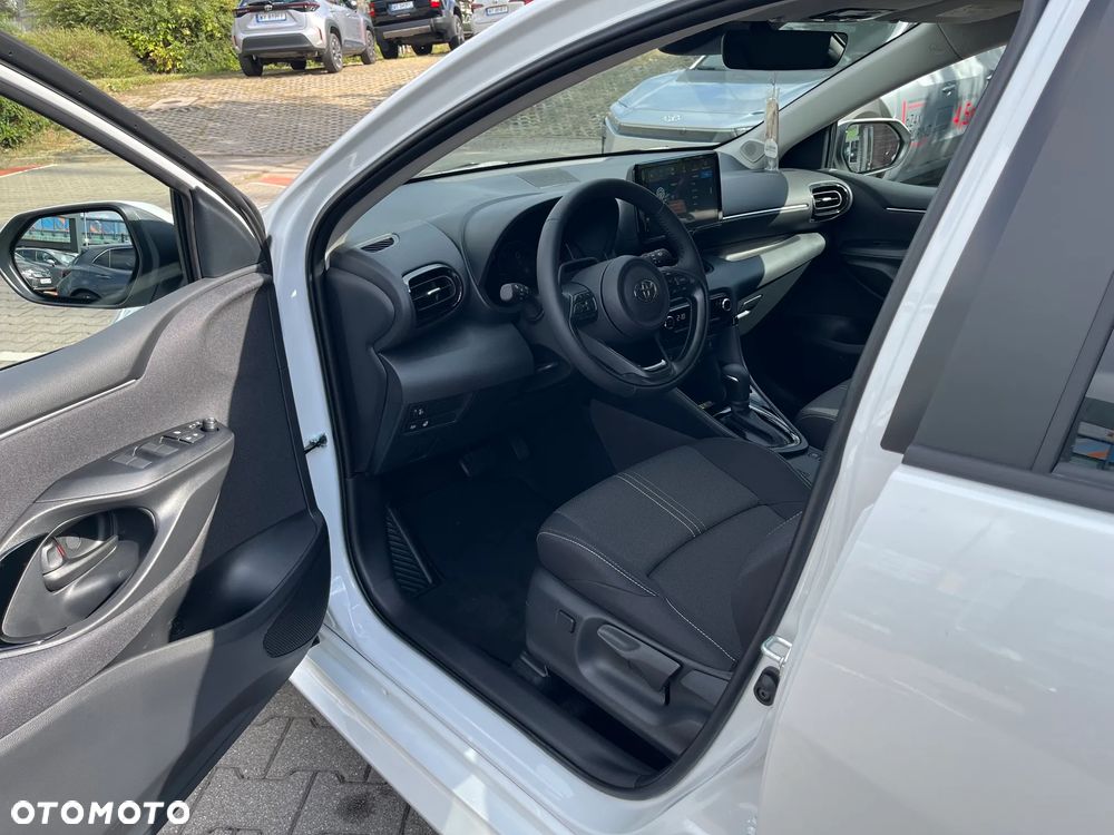 Toyota Yaris - 8