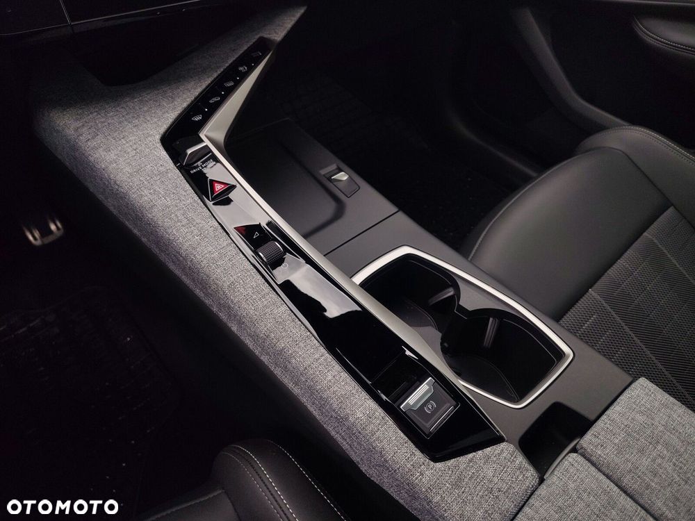 Peugeot 3008 1.2 PureTech mHEV GT E-DCS6 - 23