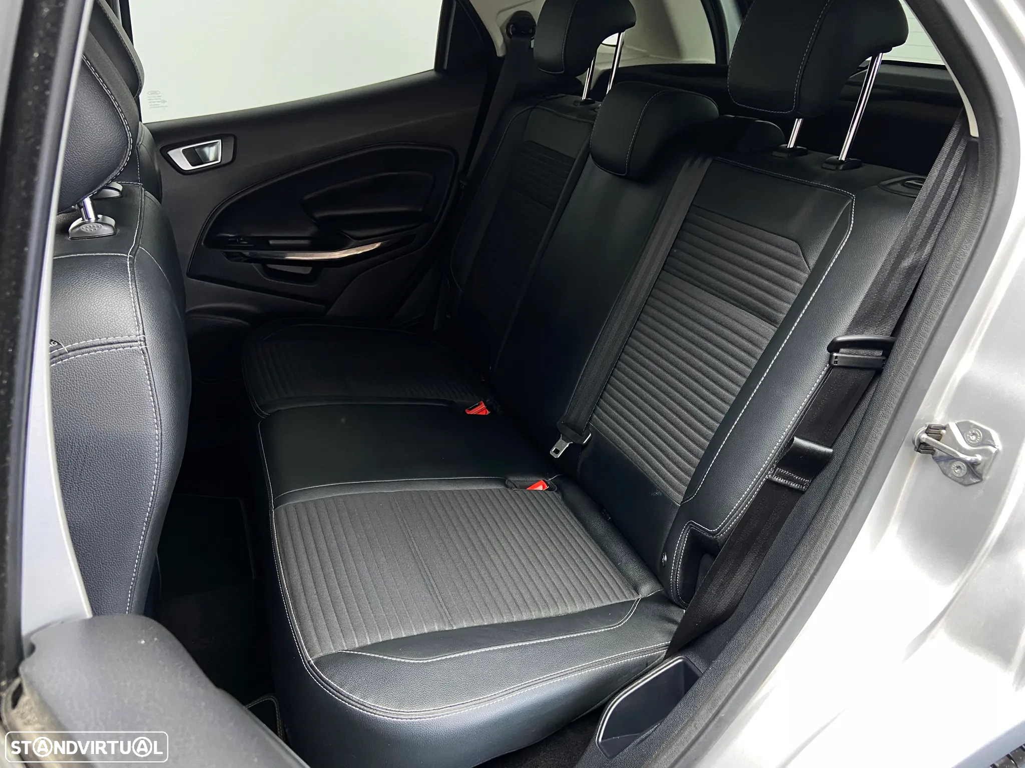 Ford EcoSport 1.0 EcoBoost Titanium - 10