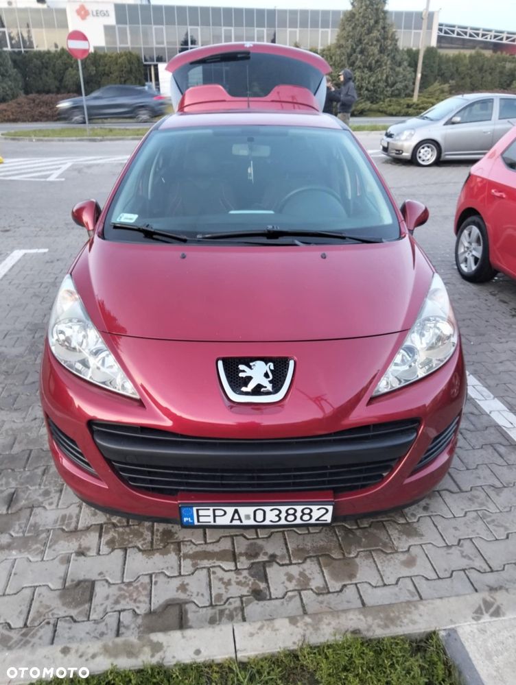 Peugeot 207 - 1