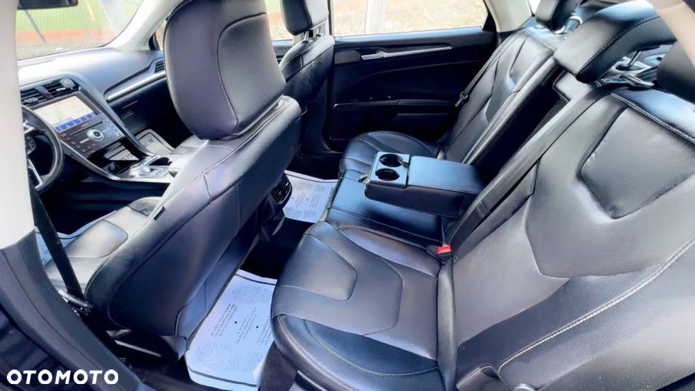 Ford Fusion 2.0 EcoBoost Titanium - 29