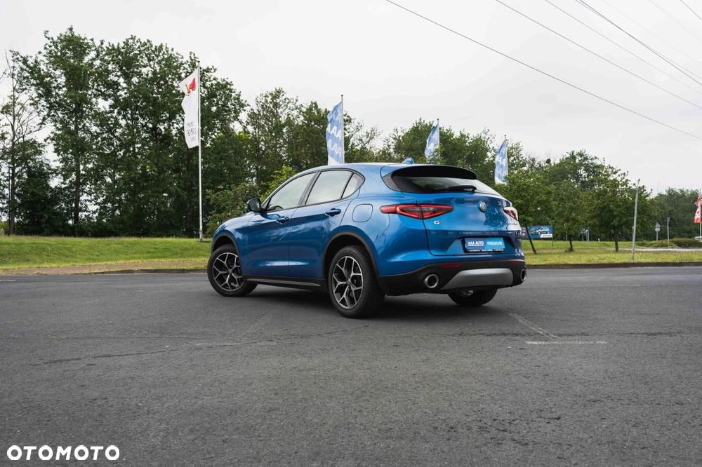 Alfa Romeo Stelvio - 5