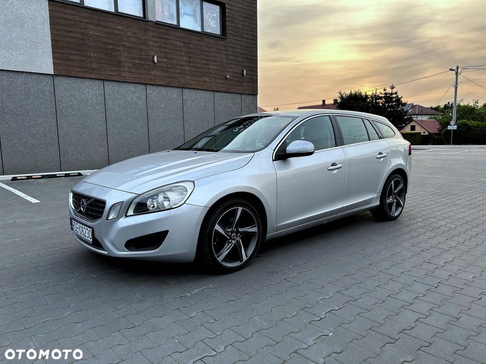 Volvo V60 2011 photo 2