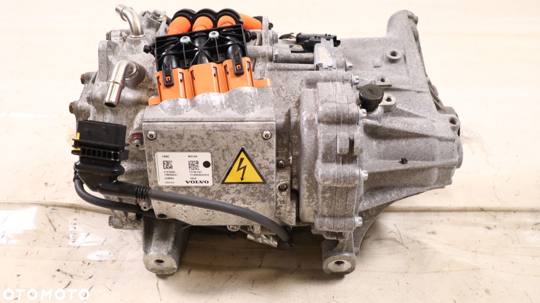 VOLVO XC60 II 2.0 T8 SILNIK ELEKRYCZNY 31367507 - 1