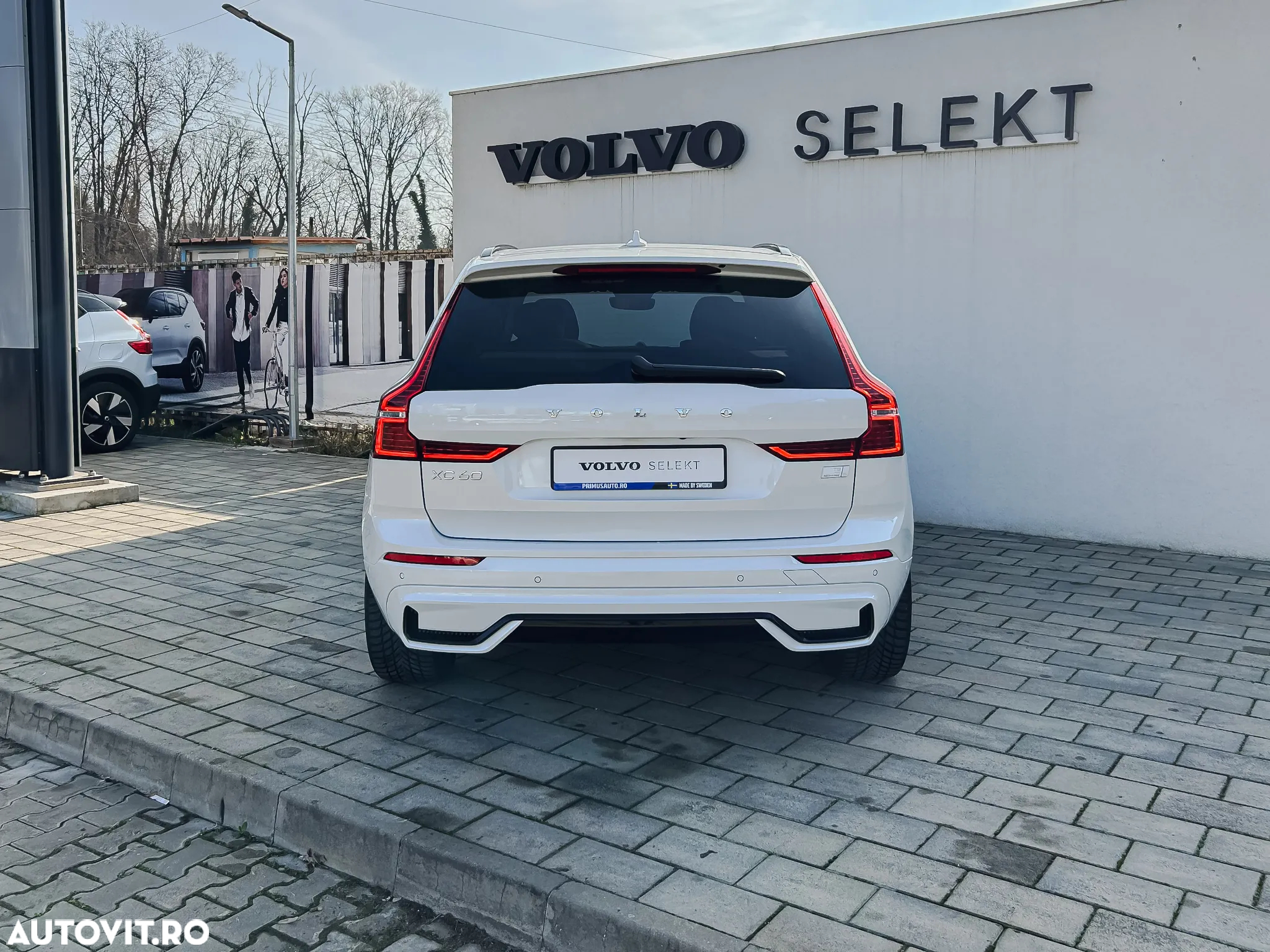 Volvo XC 60 Recharge T8 AWD AT Ultimate Dark - 6