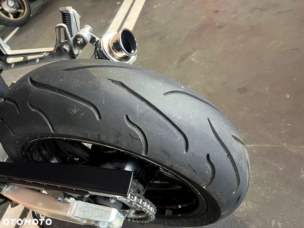 Yamaha FZS - 21