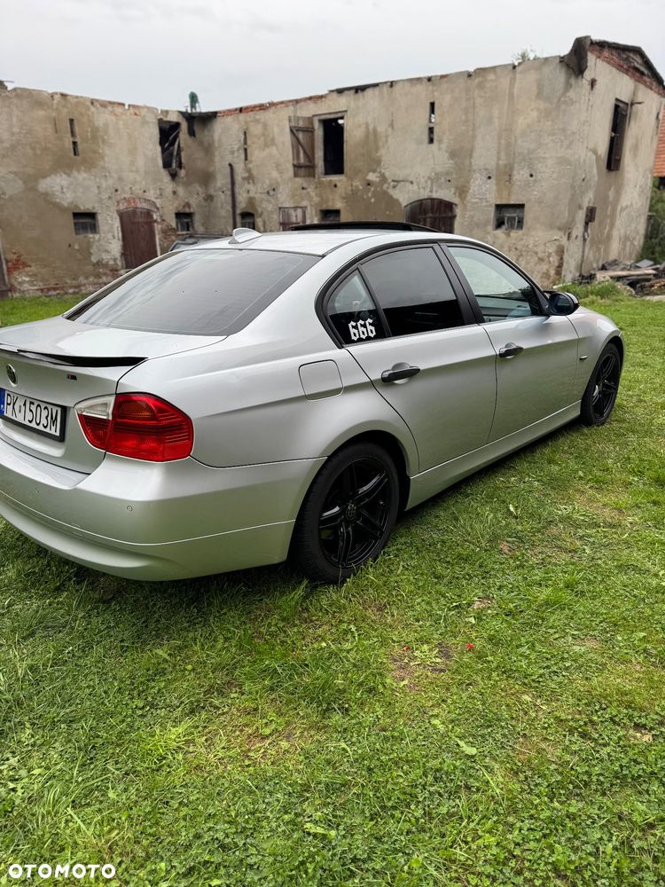 BMW Seria 3 320i - 2