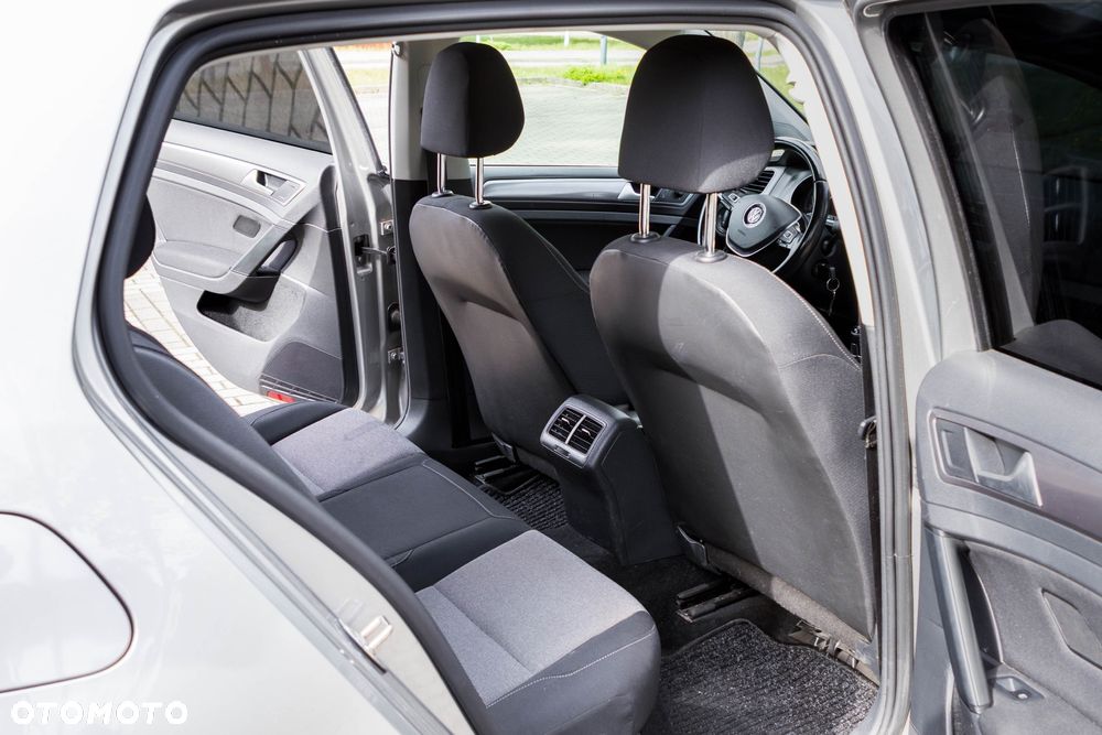 Volkswagen Golf 1.6 TDI BlueMotion Comfortline - 10
