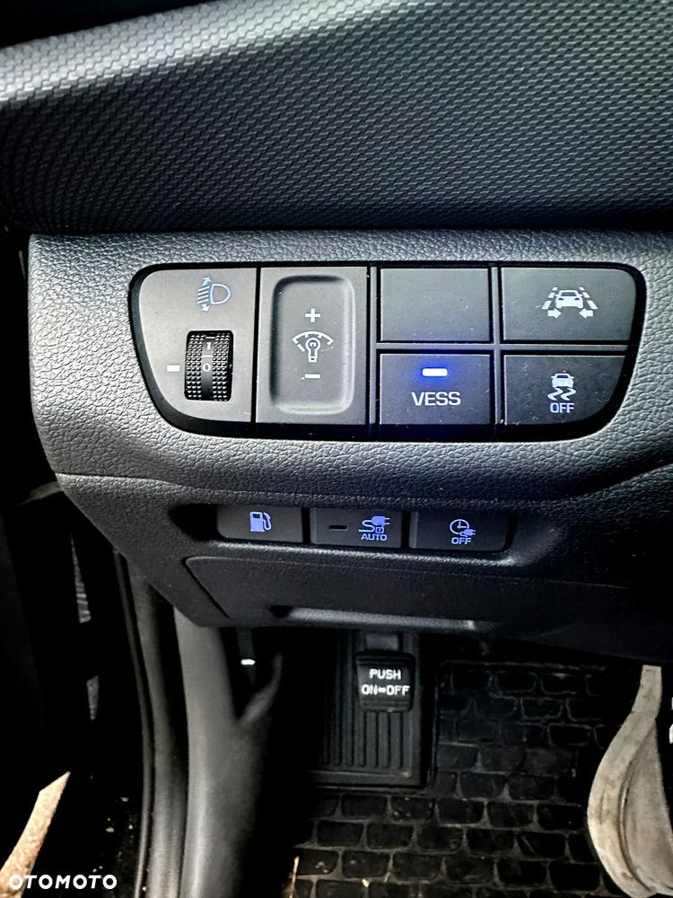 Hyundai IONIQ Plug-in hybrid Premium - 13