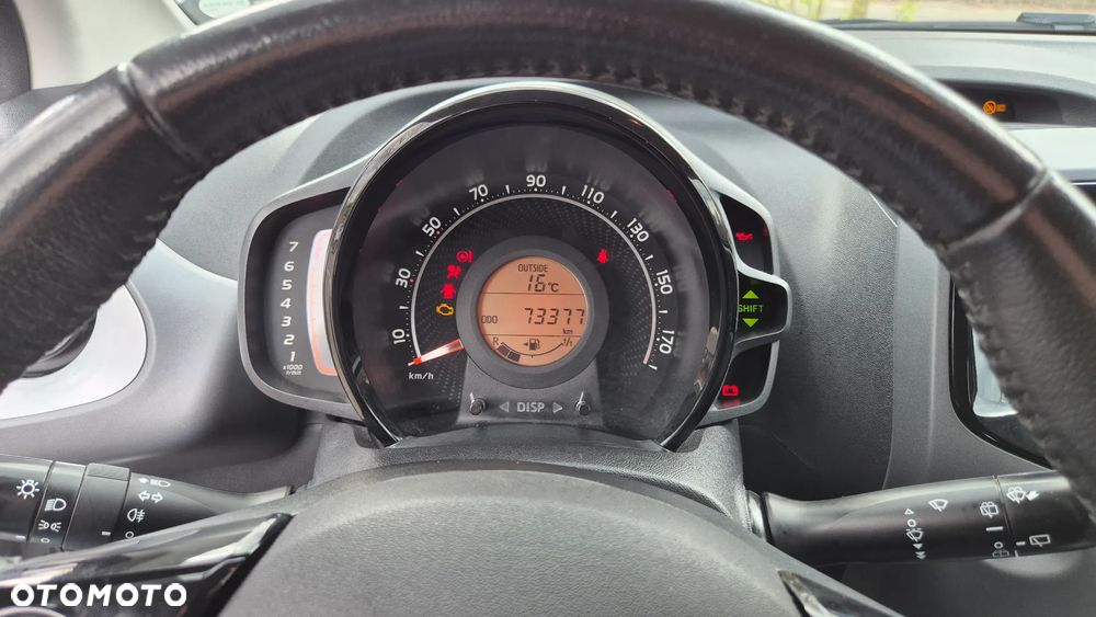 Toyota Aygo x-play - 24