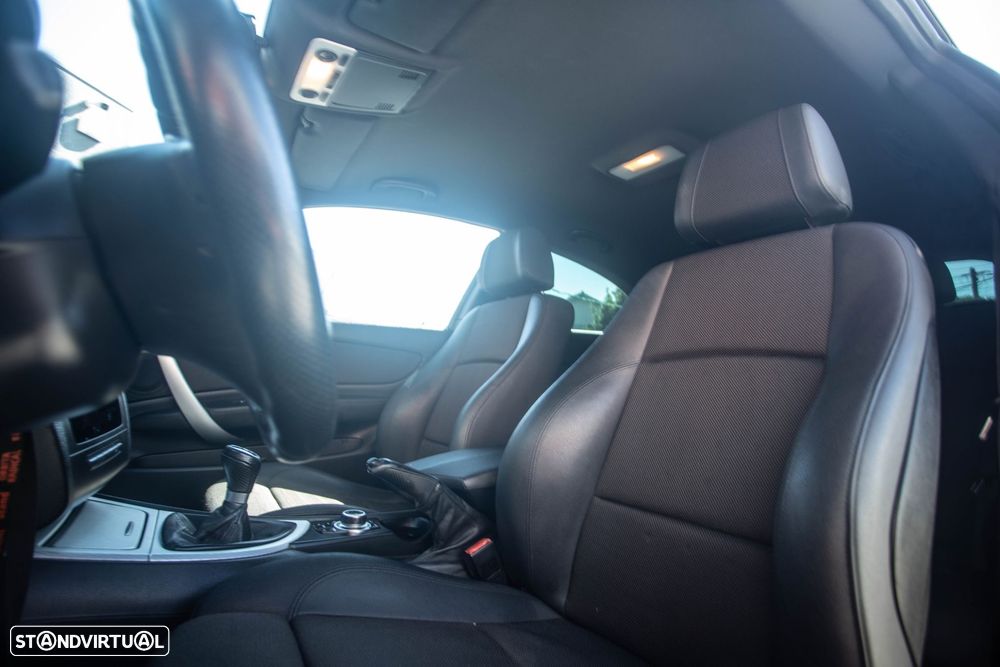 BMW 118 d Pack M - 10