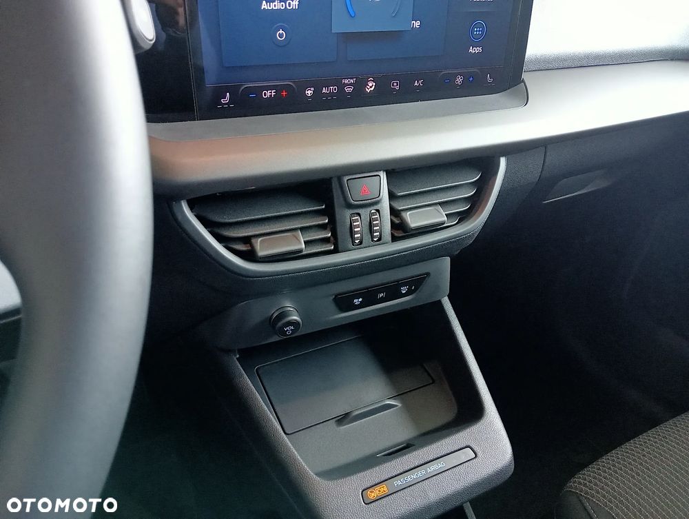 Ford E-Transit Couirer - 16