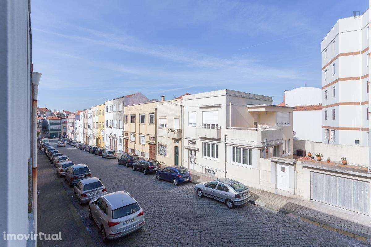 Quarto - localizado em Paranhos Porto - Grande imagem: 5/39