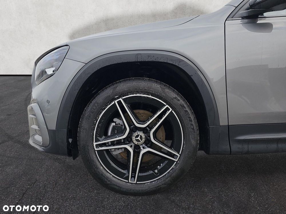 Mercedes-Benz GLB - 9