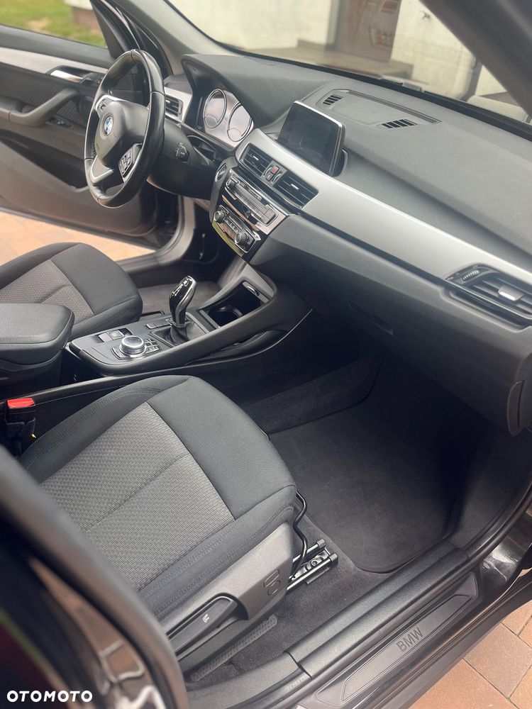 BMW X1 sDrive18i - 11