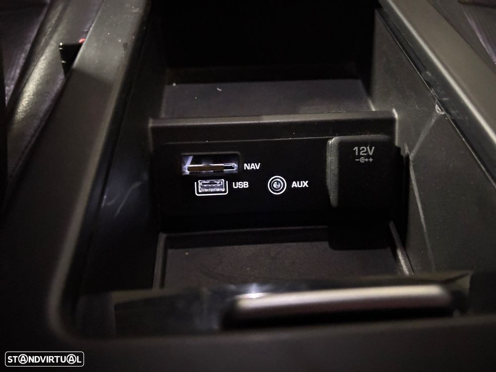 Land Rover Discovery Sport 2.0 TD4 SE 7L Auto - 13