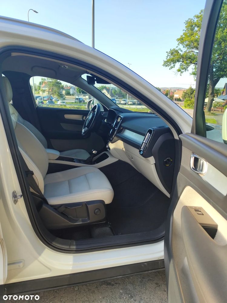 Volvo XC 40 T2 Momentum Pro - 17