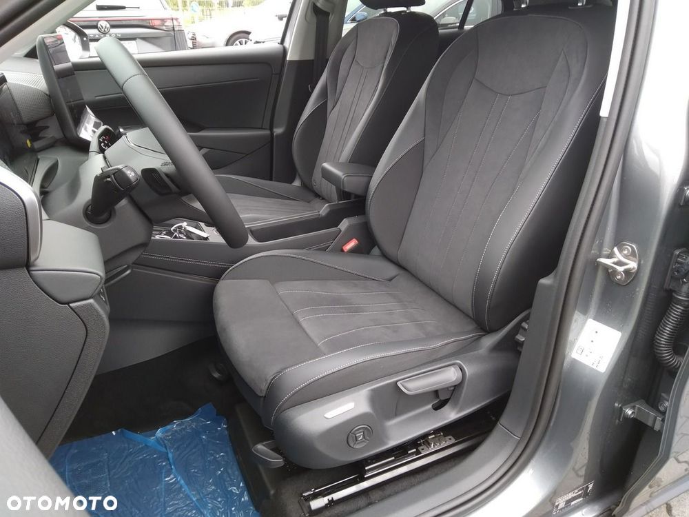 Volkswagen T-Roc - 8