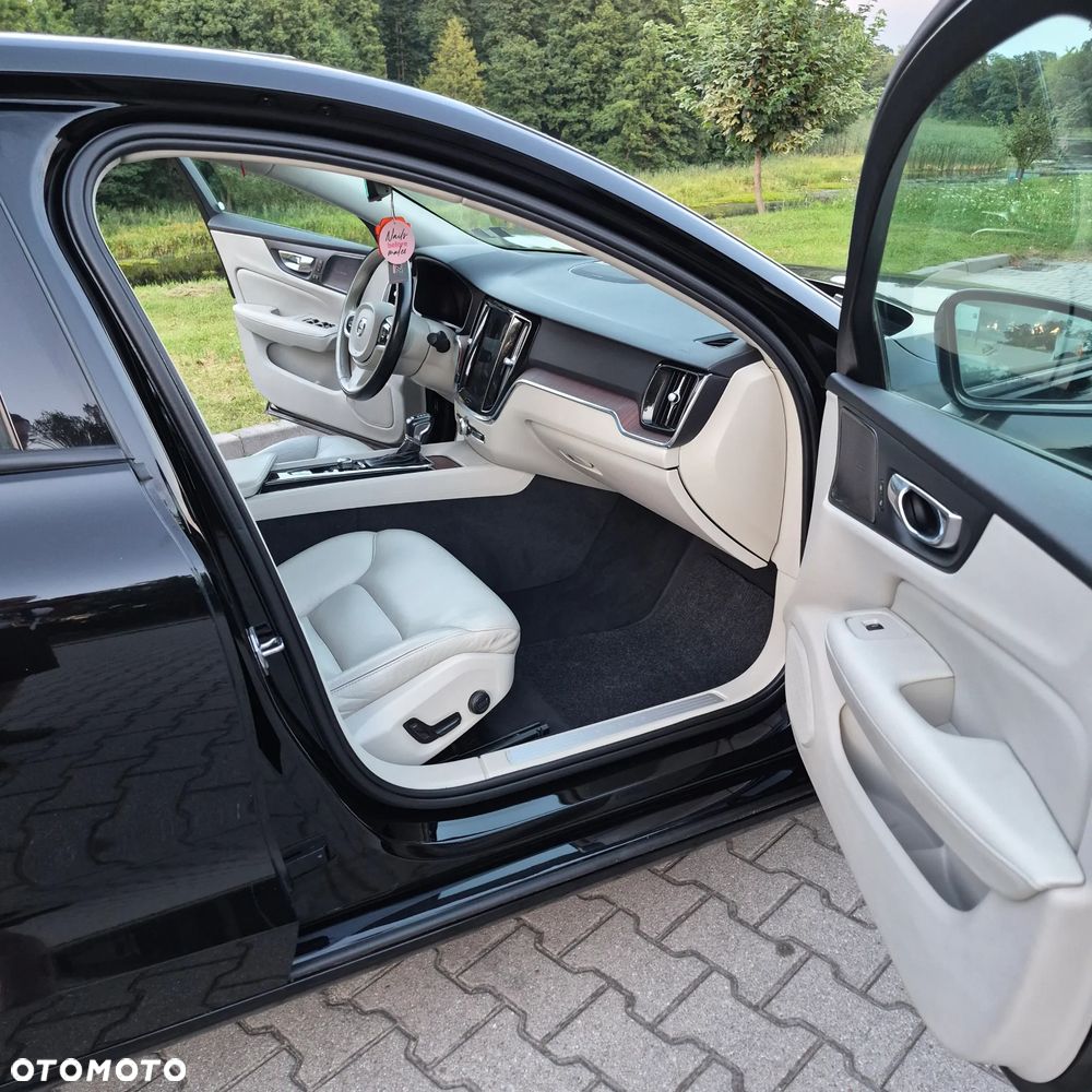 Volvo S60 T5 Momentum Pro - 19