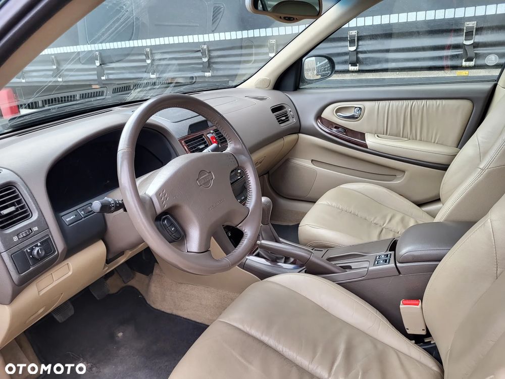 Nissan Maxima 2.0 Elegance - 16