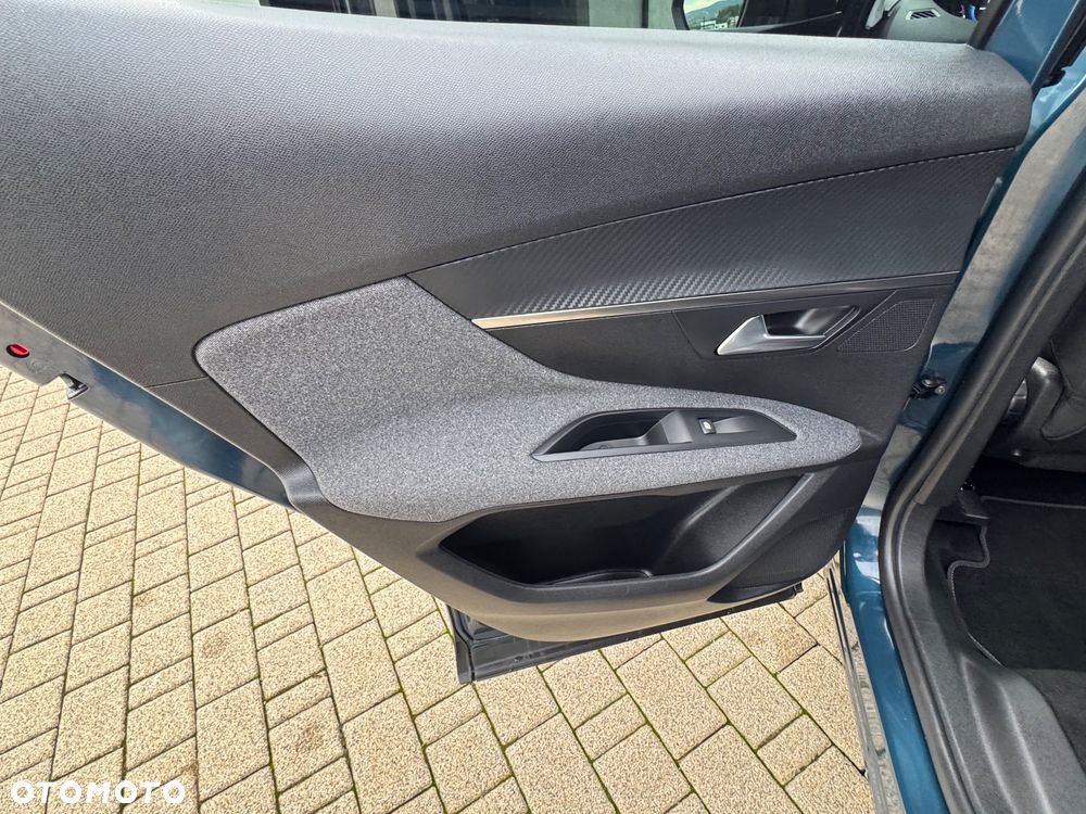 Peugeot 3008 1.5 BlueHDi Allure S&S EAT8 - 17