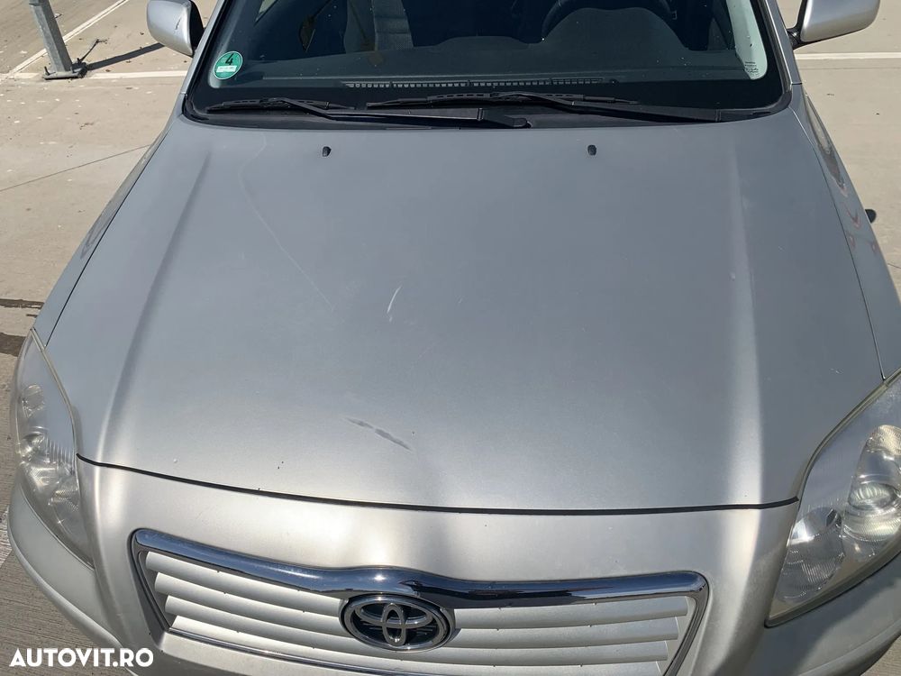 Toyota Avensis 2.0 VVT-i Sol - 11