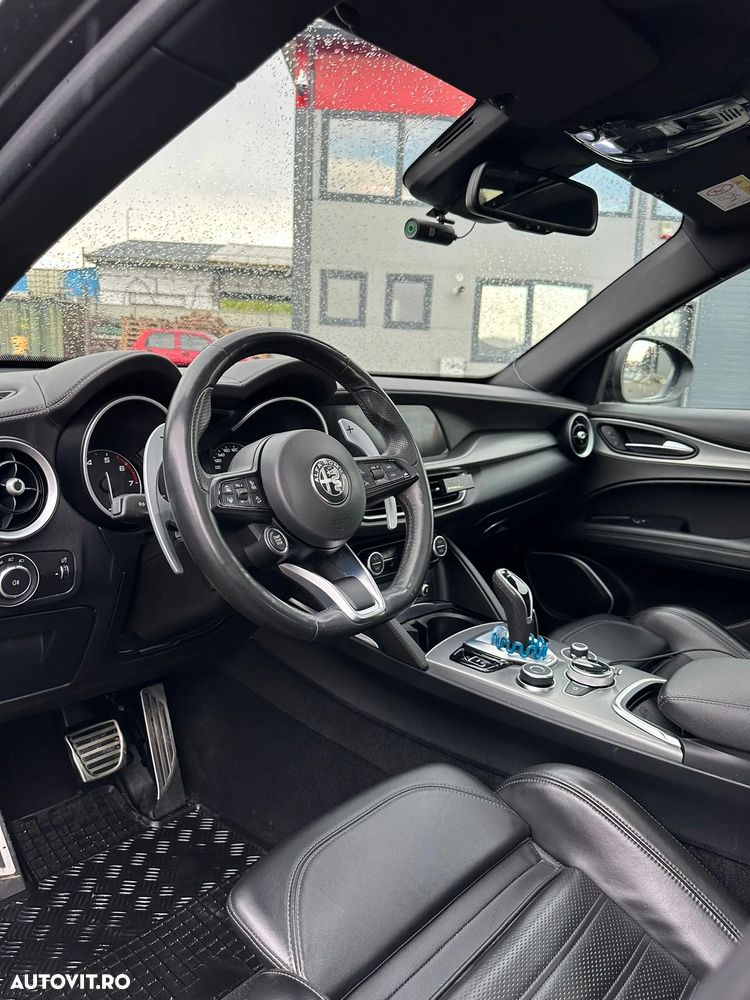 Alfa Romeo Stelvio 2.0 Turbo AWD AT8 Veloce - 9