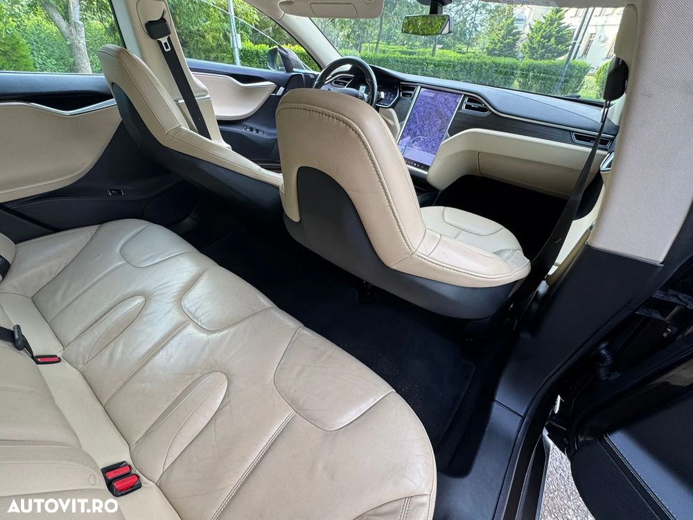 Tesla Model S 85 - 12